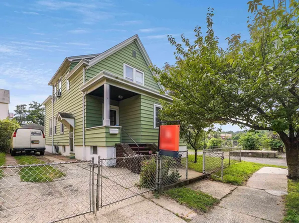 28 Lester St, Wallington, NJ 07057