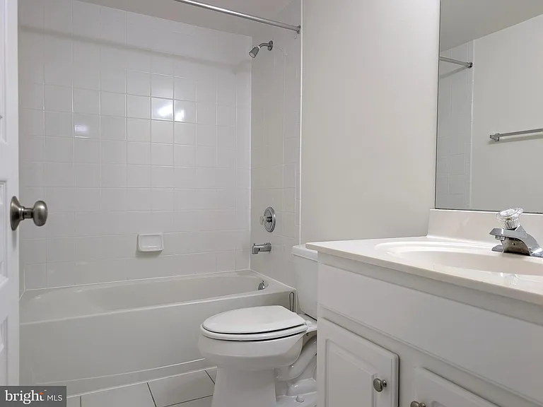 33 Trewbridge Ct — Photo 23