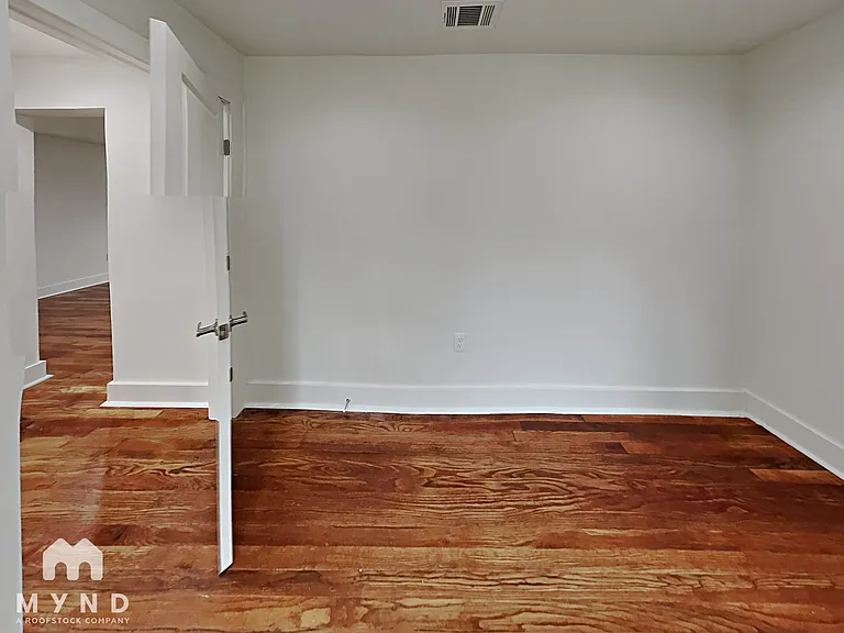 2718 Lawrence St — Photo 12
