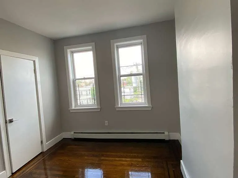 114 Maple St #3L — Photo 1