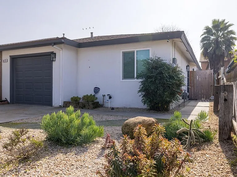 5473 W Santa Ana Ave — Photo 2