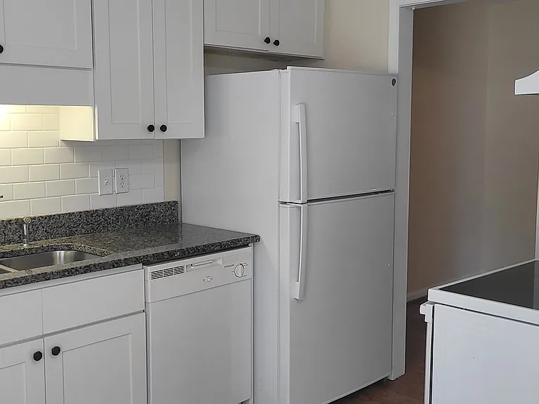 1373 Garden Crest Cir — Photo 5