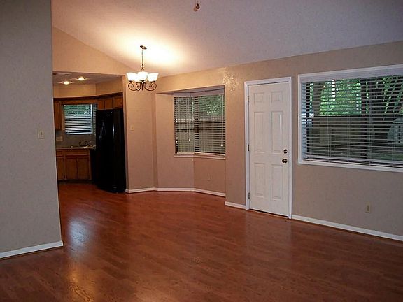 3rd image of 7306 Woodoak Dr