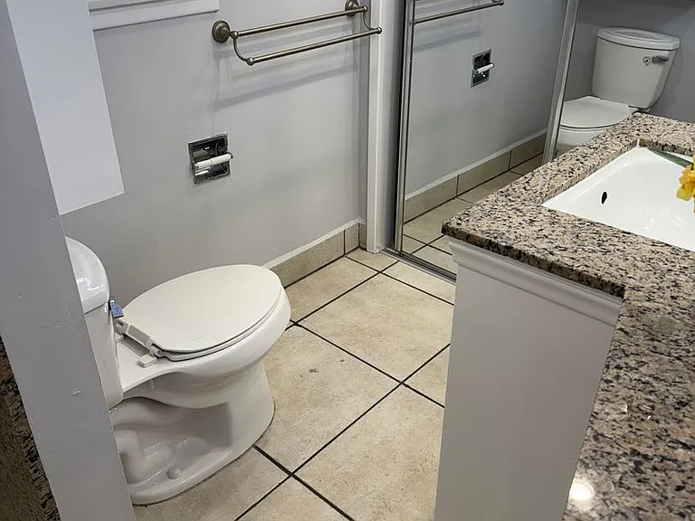 10814-10818 Blix St #10814-814-B2 — Photo 41