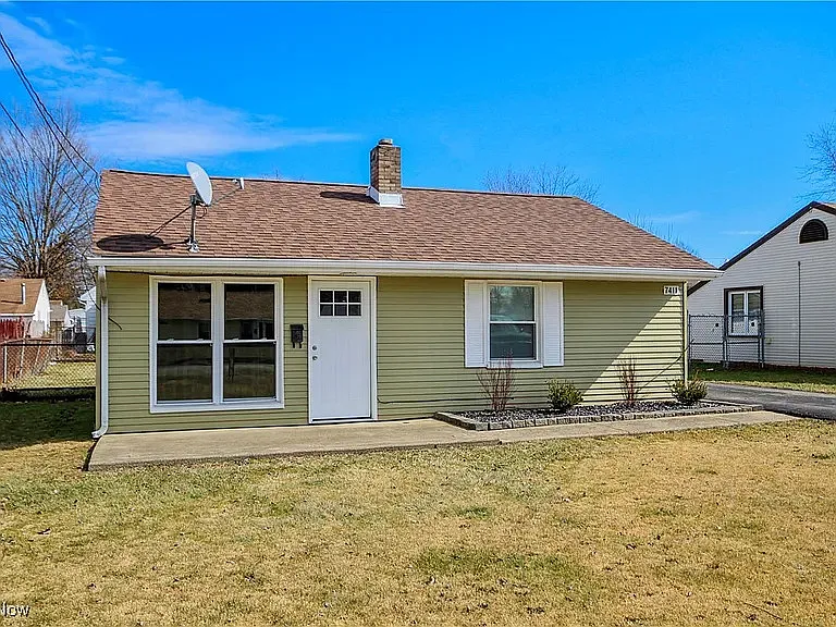 7411 Oregon Trl — Photo 1