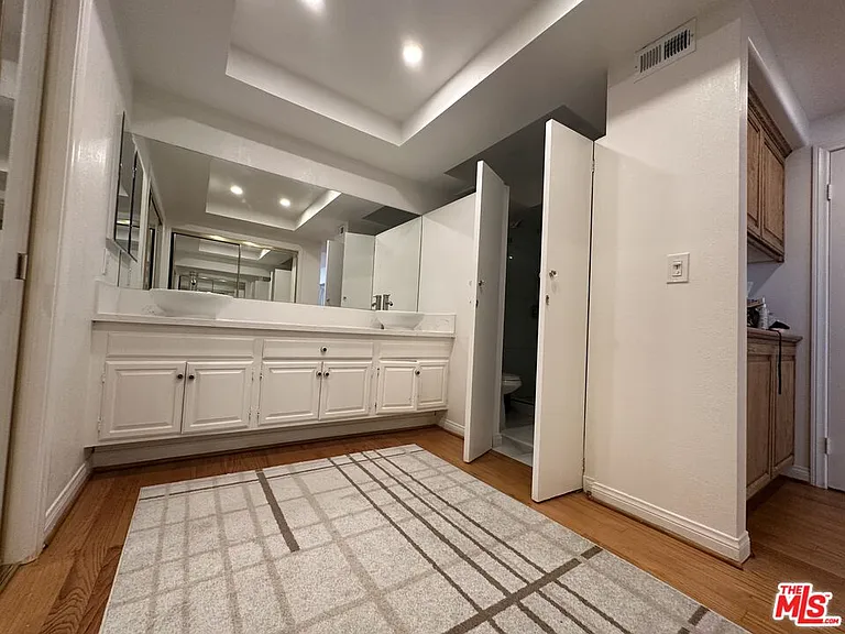 2846 Angelo Dr — Photo 17