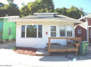 329 Douglas Ct, Kalamazoo, MI 49007