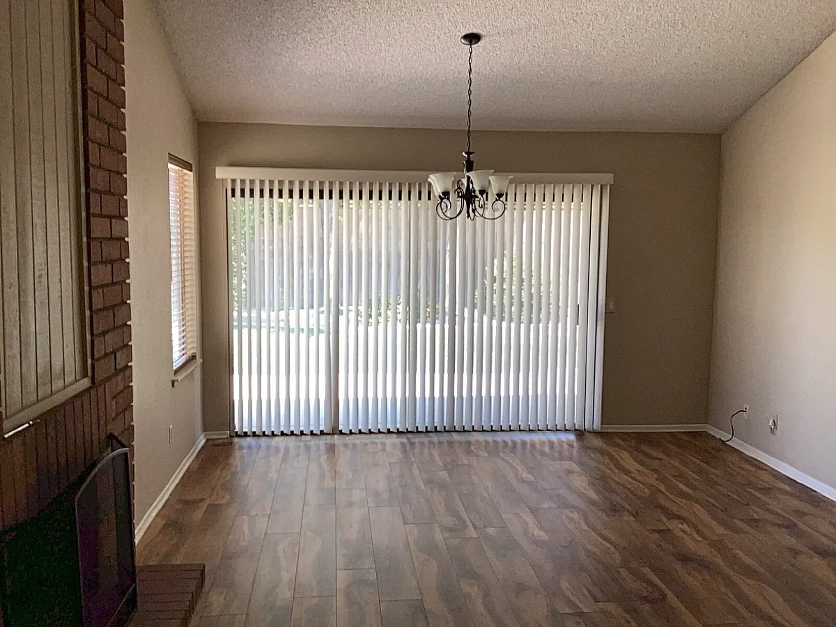 Building Photo - 43430 Sierra Vista Dr