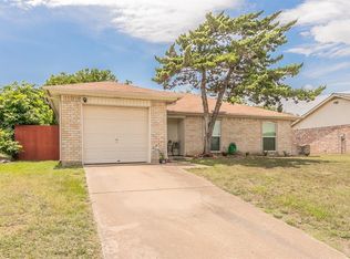804 Reveille Rd, Fort Worth, TX 76108