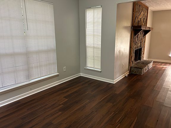 3rd image of 223 Independence Dr