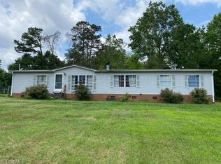 382 Meadowview Rd, Lexington, NC 27295