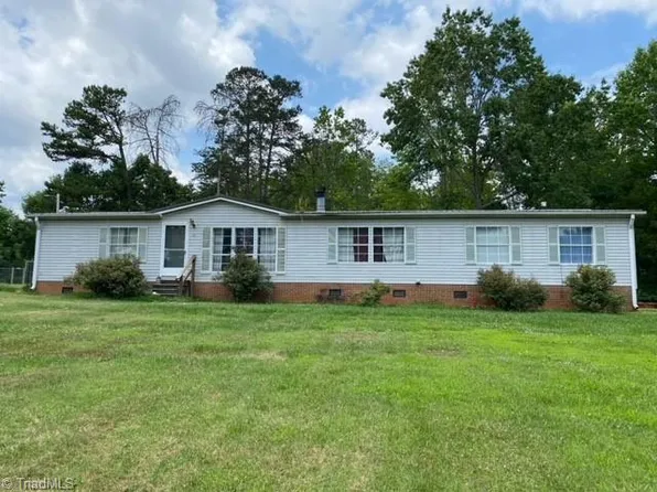 382 Meadowview Rd, Lexington, NC 27295