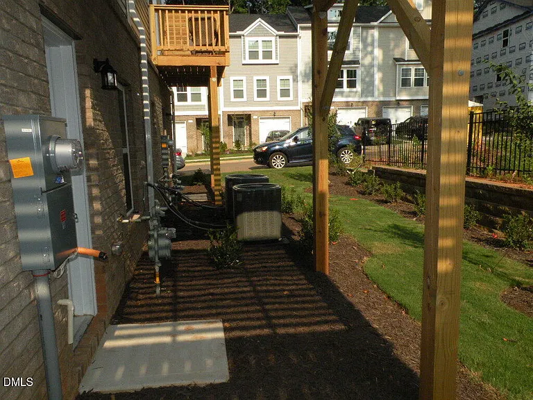 328 Page Square Dr — Photo 23