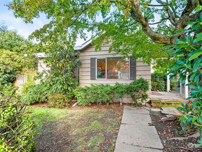 112 N 105th Street, Seattle, WA, 98133