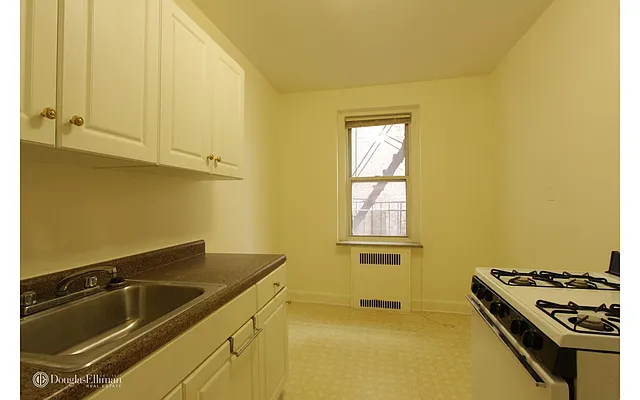 Rented by Douglas Elliman | media 28