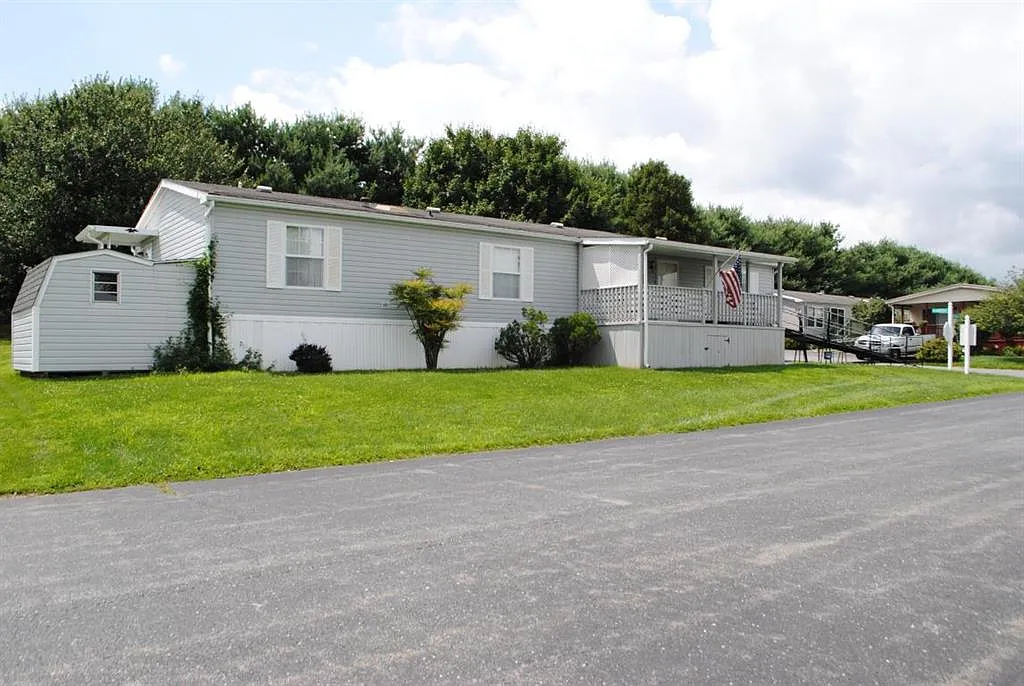 103 Plainfield Ct photo 1