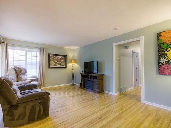 Beautiful brick and stucco rambler!