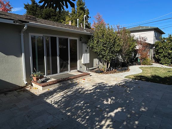 3rd image of 728 Rockwood Dr