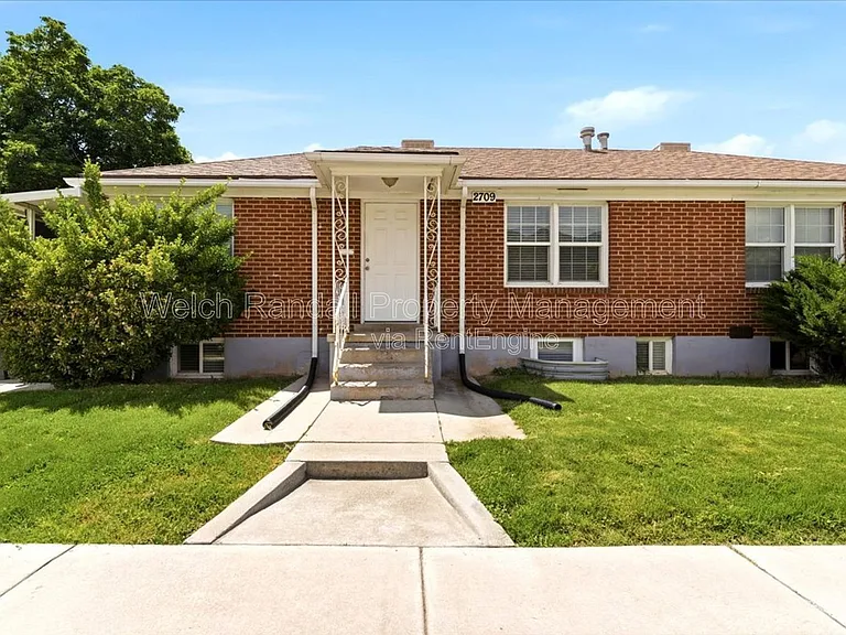 2709 Gramercy Ave #B — Photo 1