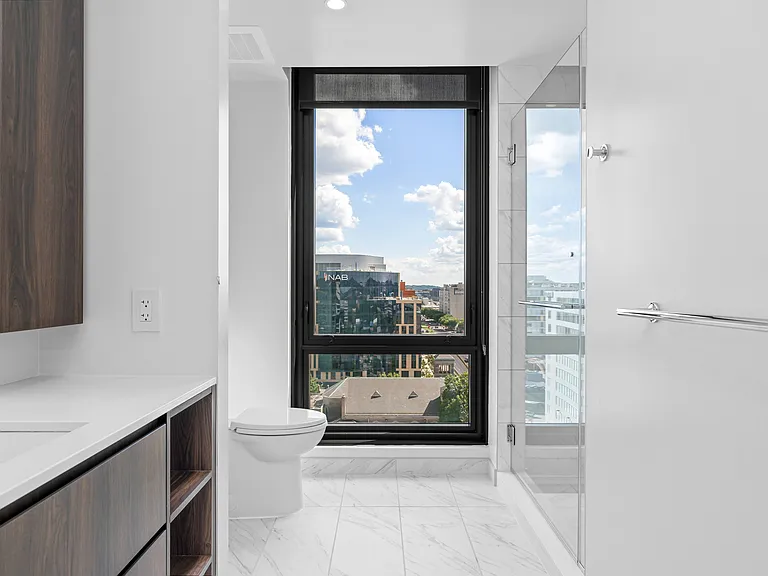 1000 South Capitol — Photo 87