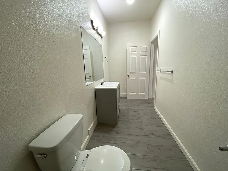 One Bedroom Apartment in Downtown Stockton — Photo 15