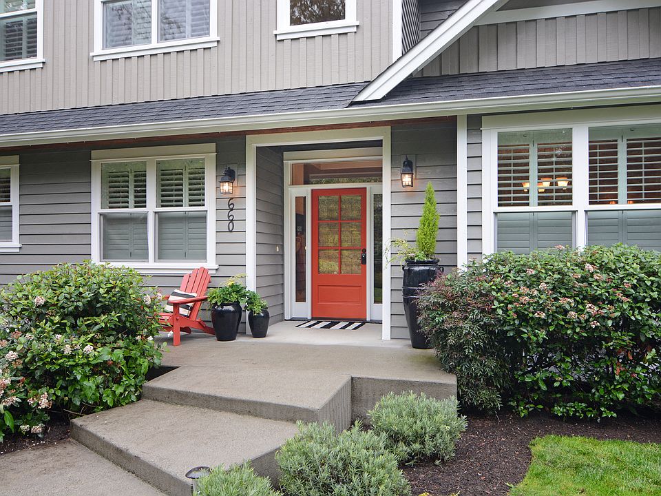 1st image of 660 Alder Ave NE