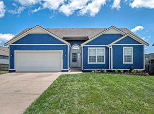 1101 W 8th St, Edgerton, KS 66021