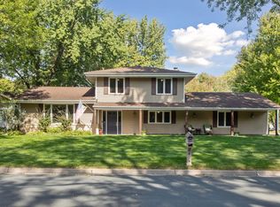 867 Arbogast St, Shoreview, MN 55126