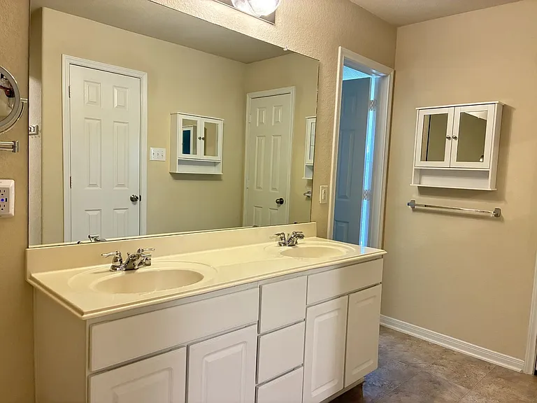 2588 Hallmark Oak St — Photo 18