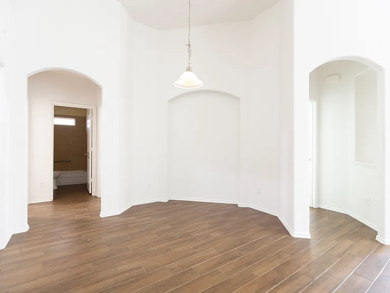1912 Christopher Creek Dr — Photo 22