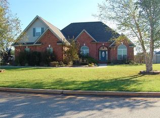 204 Hathersage Dr, Kathleen, GA 31047