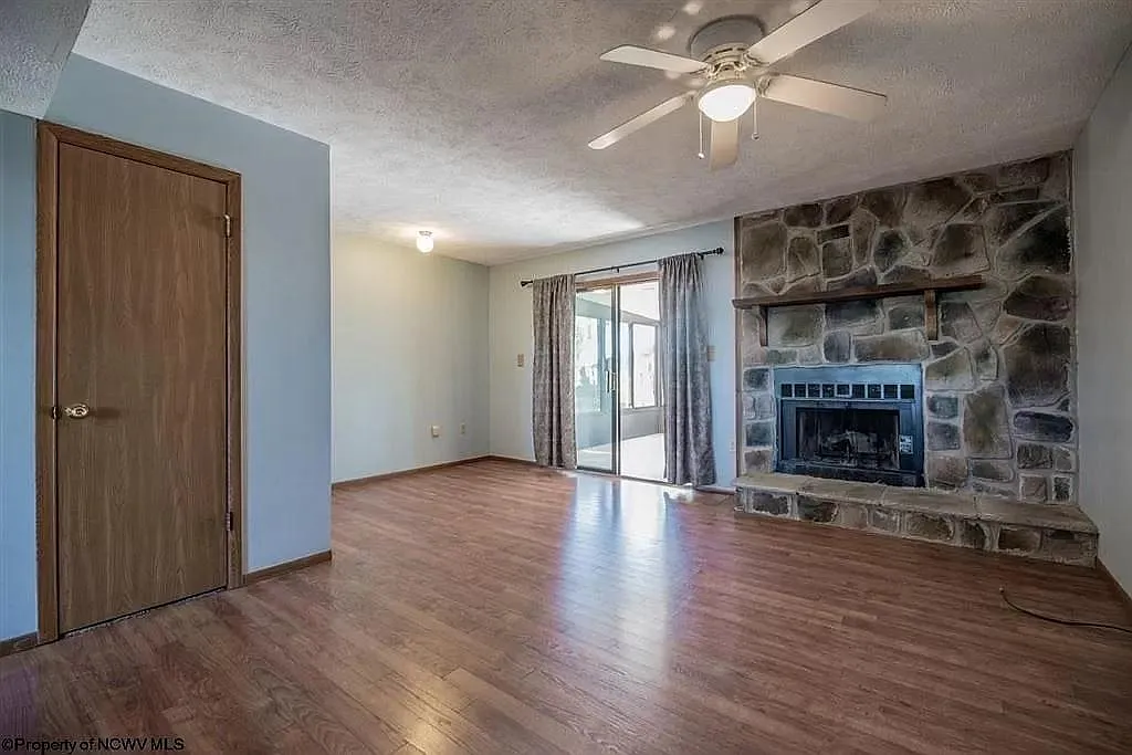 408 Cedarstone Rd — Photo 2