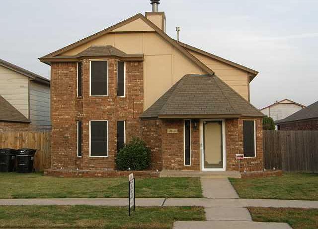 1st image of 2110 S Lakecrest Dr