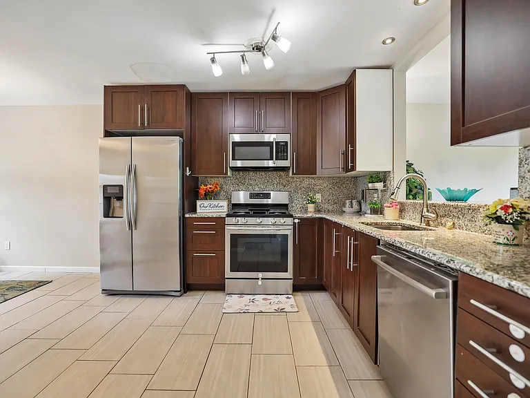 171 Nebula Rd — Photo 3