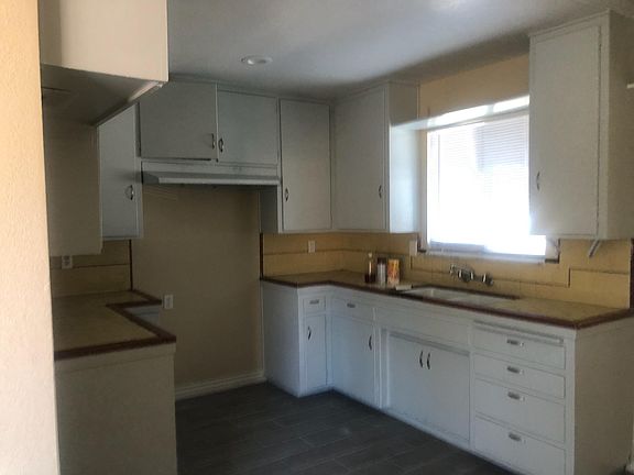 3rd image of 16151 Vallejo St