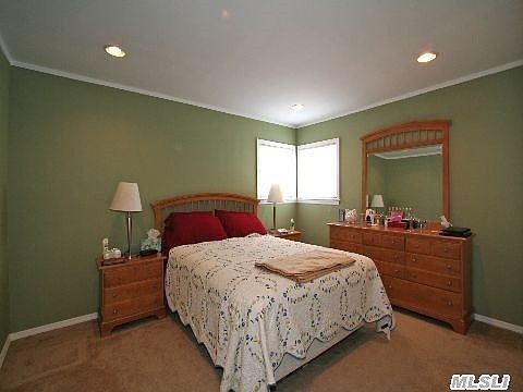 5th image of 8 Whitman Ave