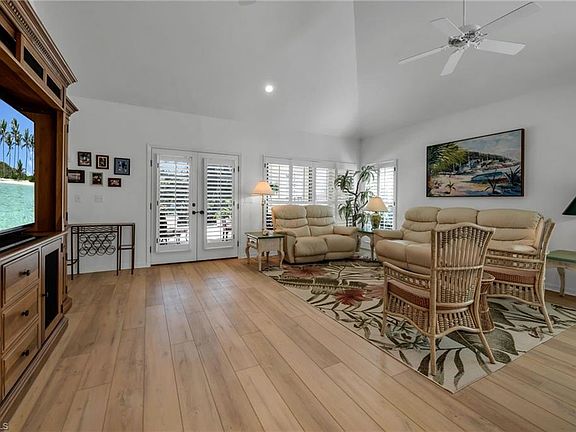 4th image of 3327 Montara DR