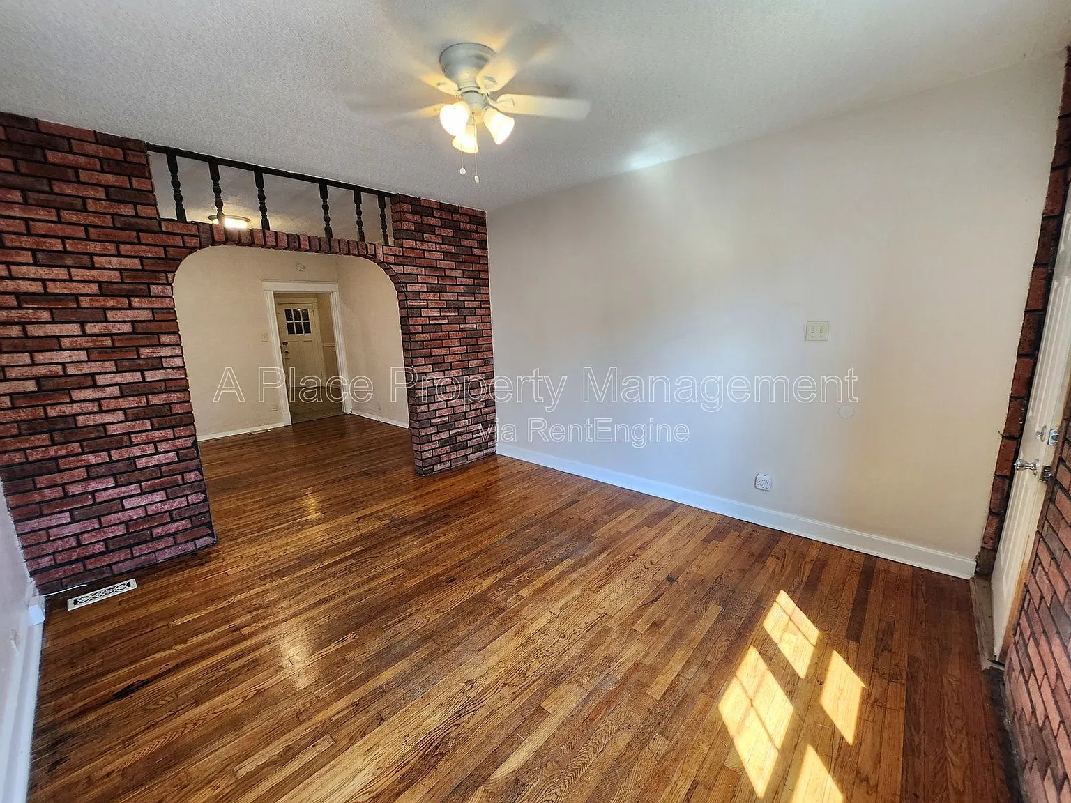 1 bed, 1.0 bath, 918 sqft, $995 — Photo 4