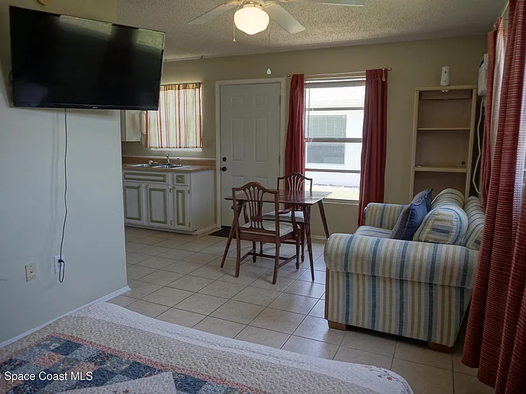 1423 Jasper Ave NW — Photo 10