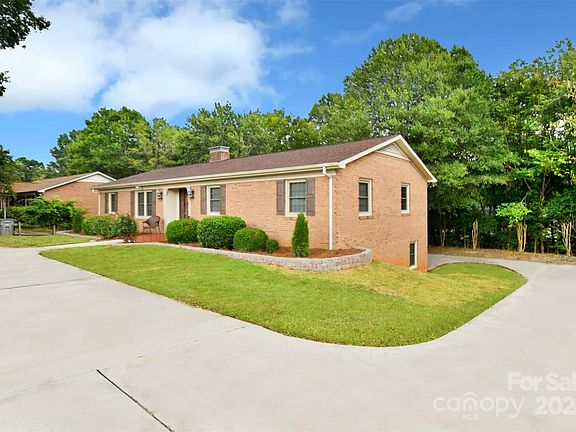 2nd image of 2144 Sheffield Dr