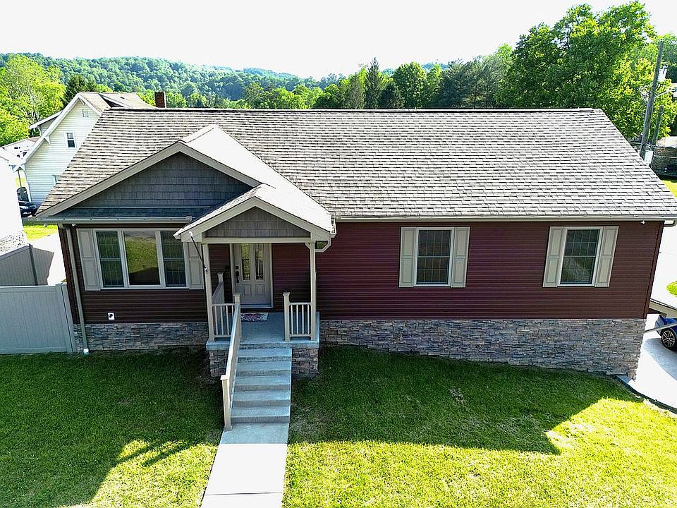 1st image of 2304 Locust Dr