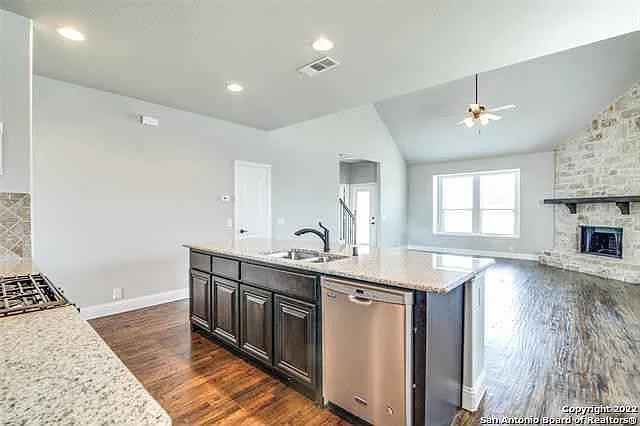4613 Sephora Dr — Photo 8