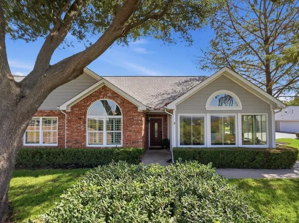 6137 Haley Ln, Fort Worth, TX 76132