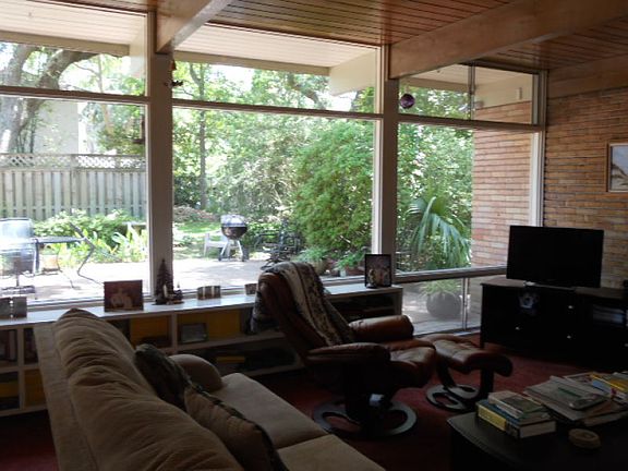 3rd image of 212 Magnolia Ave