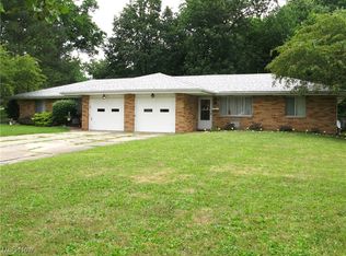 3861-3857 N Santom Rd, Stow, OH 44224