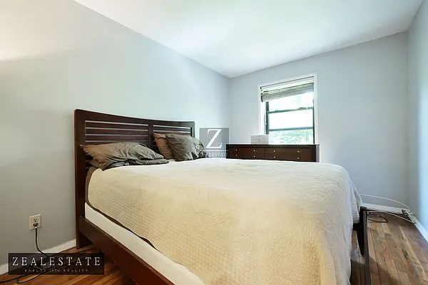 Rented by ZealEstate Group Inc | media 42