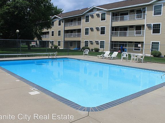 2nd image of 700 10th Ave N #104
