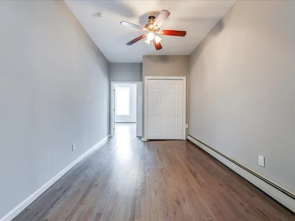 402 Grand Street image 13 of 20