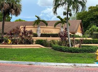 18928 NW 67th Pl, Hialeah, FL 33015