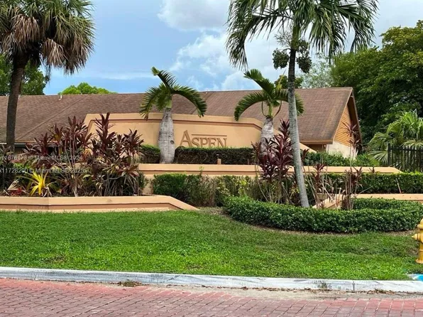 18928 NW 67th Pl, Hialeah, FL 33015